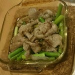 千匹屋 立ち飲み屋 - ニンニクの芽と肉