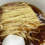 徳記 - 豚足そばの麺