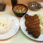 とんかつ大和 - カツライス おわん(とん汁)付きで 850円