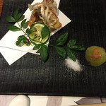 枝魯枝魯 - 揚げ物(じゃこだっけ？）メロンの漬物