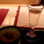 オリエンタル ソース 極 - お通しと乾杯酒