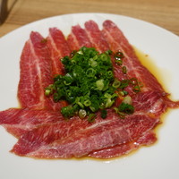 焼肉ソムリエ 萬樹亭 福島店 - ツラミ刺身
