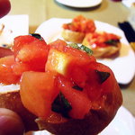 fino - 2010年10月　完熟トマトとバジリコのブルスケッタ