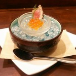 ラ フェーデ - イクラと海草のジュレ、鮪のタタキ添え