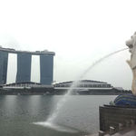 Happy Joy Restaurant - ベイサンズとマーライオン