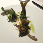 レフェルヴェソンス - '16の夏～　生き生きと焼いた鮎をそこコンソメと、自家製うるかとマッシュルーム、とうもろこし、クレソン、山山椒
      