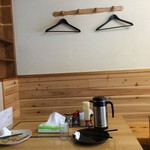 あづま商店 - 201607  あづま  店内（座席より右まわり）→