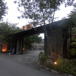 ほたるの長屋 - 敷地の入り口