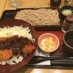 大戸屋 - お蕎麦とチキンカツ丼。