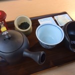 萠茶 - カフェでは珍しい日本茶