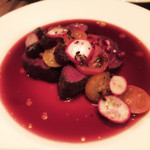 HOUSE - エゾシカのスローロースト　ビーツスープ