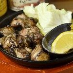 Yakki Dori - もも炭焼き、ゆず胡椒、レモンでどうぞ