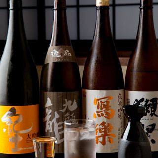 厳選された全国各地の銘酒や焼酎、豊富なドリンクをご用意