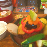 タケウチ 神保町本店 - 煮込みハンバーグ洋食膳 ¥850