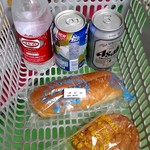 北川商店 - 築穴製菓のパン・酒類