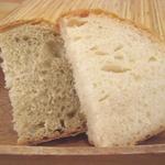 ペペロッソ - パン（プーリアの焦がし小麦と三重産小麦）