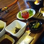 美ヶ原高原ホテル　山本小屋 - 食前酒の奥は野菜や筍を自分で網焼きします。
