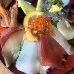 Katsugyo Donya Kaihou - 海鮮丼のアップ