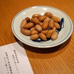 中華杉本 - 皮付き生ピーナッツの滷水煮込み浸し