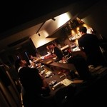 熊の焼鳥106 - 店内　カウンター席も変っているかな？