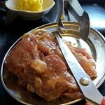 Hokkaidoushiki Jingisukan Jinjin - 肉は自分でカット