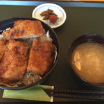 青い塔 - ヒレかつ丼1,120円（2016年7月）