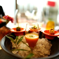 ナベノ-イズム - アミューズブーシュ
                雷おこし
                メロンのガスパチョ