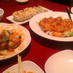 料理がどんどん運ばれました。