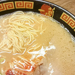 一蘭 - スープも美味いけど麺もウマイ。カタ麺くらいがちょうど良い。