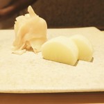 鮨 さいとう - ガリとベったら漬け