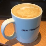 NEW YORKER'S Cafe - カフェラテ。量もたっぷり、ホッとする味わいです(*´-｀*)