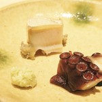 鮨 さいとう - 蒸し鮑、蛸の桜煮
