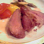 サフォーク大地 - ラムもも肉のステーキ
