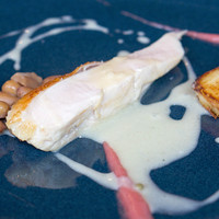 Restaurant Re: - メインは美桜鶏のロースト。付け合せも良かったですが、鶏がジューシーで塩加減も絶妙ですね。次はメイン2種のスタンダードなコースを食べてみたいです。
                