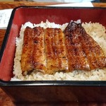 えびや - 鰻丼（中串）。ご飯の炊き方がイマサン。米どころ会津でこれはイケません。