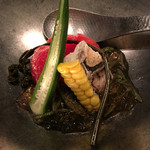 伊藤家のつぼ STAND SUSHI BAR - 食べ物の名前はわかりませんが、夏にぴったりの料理です。トウモロコシがとても甘かったです。