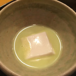 懐石料理 はし本 - 先付：胡麻豆腐 枝豆のすり流し