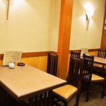井津長 - テーブル席