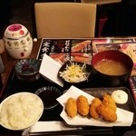 川崎銀柳街のひもの屋 - 日替わり・カキフライ定食￥740