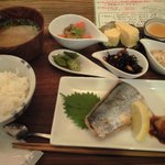 Entasu - 本日の一汁三菜定食（８００円）