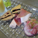 イタリアンレストラン Zucca - Cランチ：季節の前菜盛り合わせ　レバーのかわりにフォアグラのスモーク