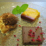 イタリアンレストラン Zucca - Bランチ：デザート3種盛り合わせ（チョコのテリーヌ、かぼちゃのプリン、ティラミス）