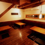 榮料理店 - のんびりできる小上がり席