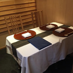 さ行 - 個室風のテーブル席
