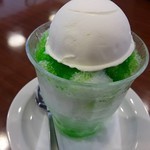 まるまつ - かき氷メロンクリーム180円