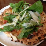 ルッコラとパルメザンチーズ