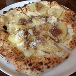 ポテト、アンチョビ、モッツァレラ・・・名前忘れた。