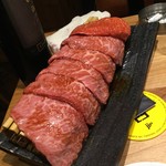 Yakiniku Jin - 絶品中トロロース！