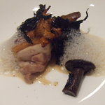 ユニッソン デ クール - 丹波鶏 トランペット ジロール茸 シャンピニョンのロワイヤル