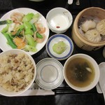 中国料理 神田 桃園 - 時菜炒蝦仁、三種点心盛